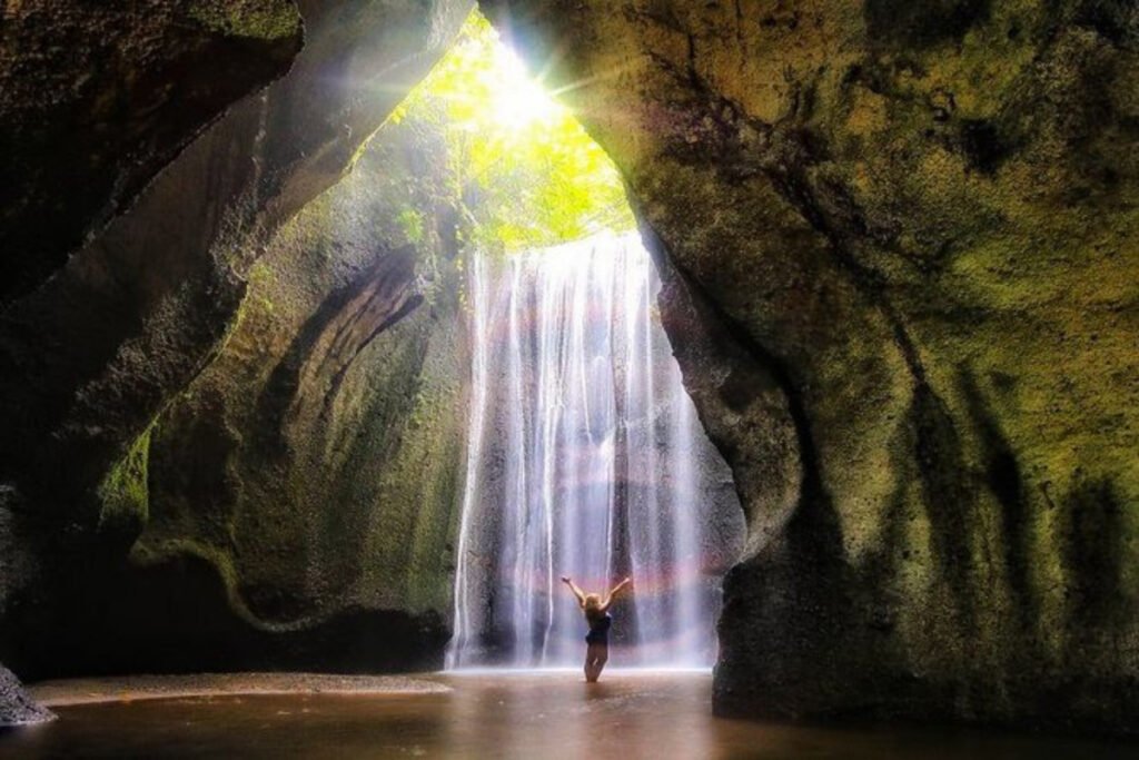 large-air-terjun-tukad-cepung-wisata-alam-air-terjun-yang-tersembunyi-di-bali-fc1019eb4f44d