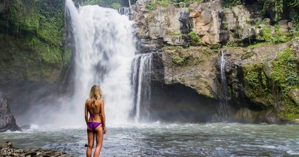 Kato Lampo Tegenungan Air Terjun Tibumana Uluwatu Kecak Land Tour dari Bali